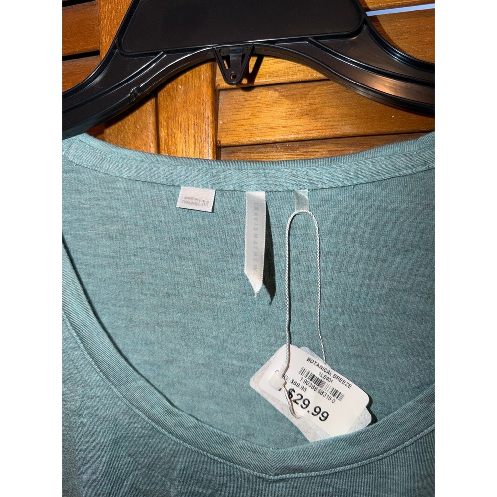 Travis Mathew Womens Long Sleeve Cropped Shirt. Womens Medium (NWOT) - Picture 2 of 4